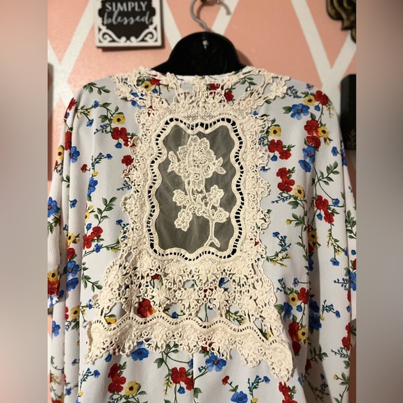 Floral Lace Kimono - Picture 3 of 6